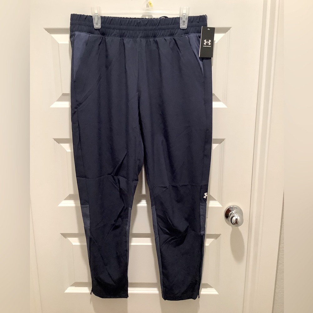 Women’s Loose Under Armour Squad Warm Up Pants, Size Large